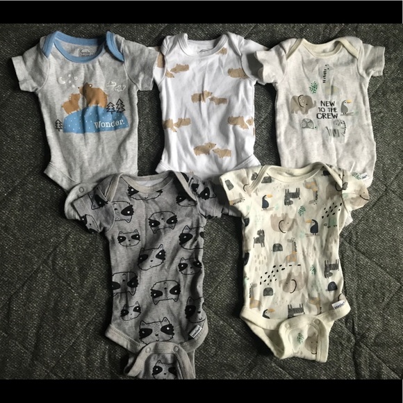 Newborn clothing (boy/unisex) - Picture 2 of 3